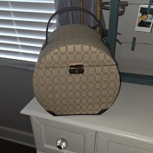 Classy Tan Houndstooth Pattern Jewelry Box